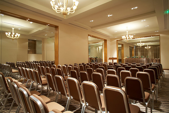 BALLROOM THEATER SET-UP