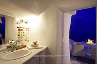 Oia Residence suites