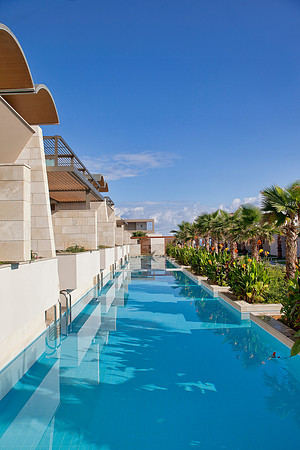 Deluxe Room  Sharing Pool