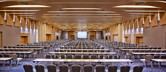 "Maistro" Main Conference Hall (Classroom Style)