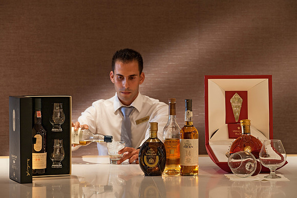 "Le Bar" Main Bar