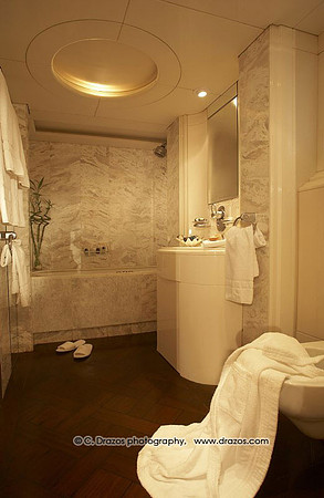 Serena-Bathroom2