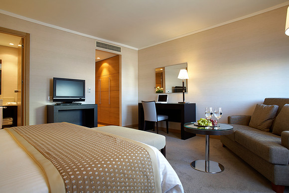 CLUB SUITE 1