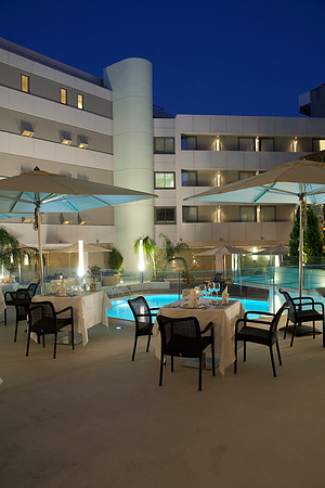 VETRI RESTAURANT OUTDOOR