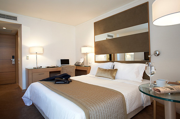 BUSINESS ROOM 1