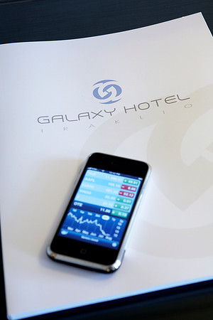 I-PHONE ON FOLDER