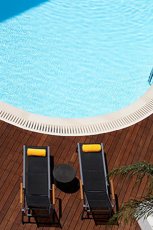SUN LOUNGERS