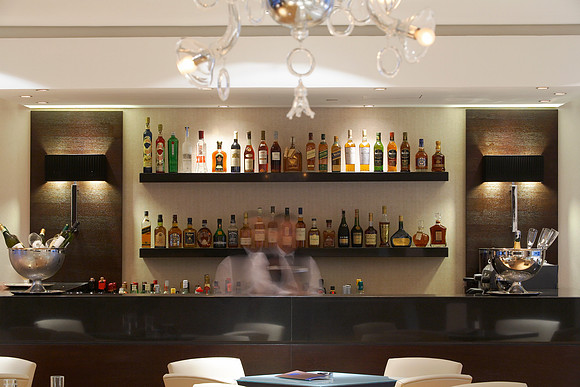 LOBBY BAR