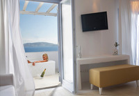 Executive suite with outdoor Jacuzzi
