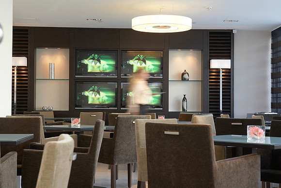 PER SE LOUNGE STREET SIDE