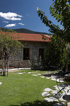 Menalon Art Hotel - Vitina